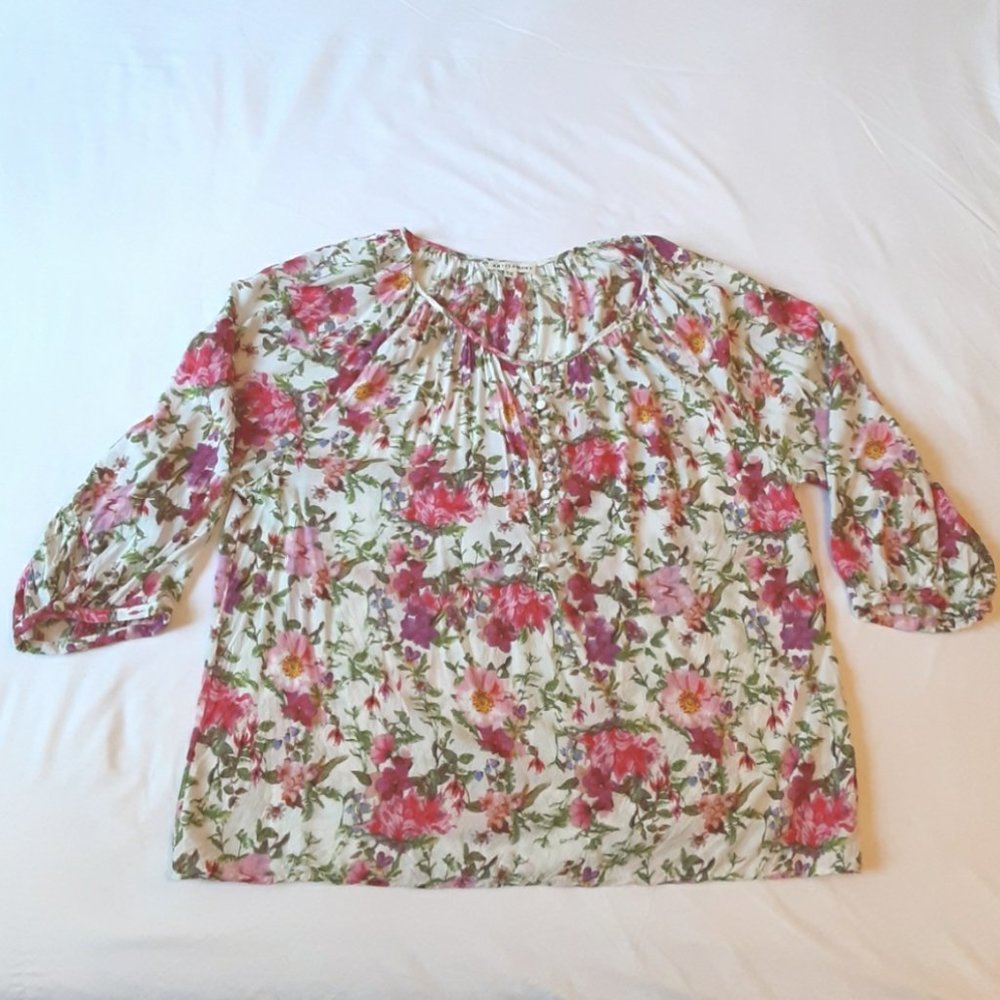 Artisan NY Pink Floral Print Blouse